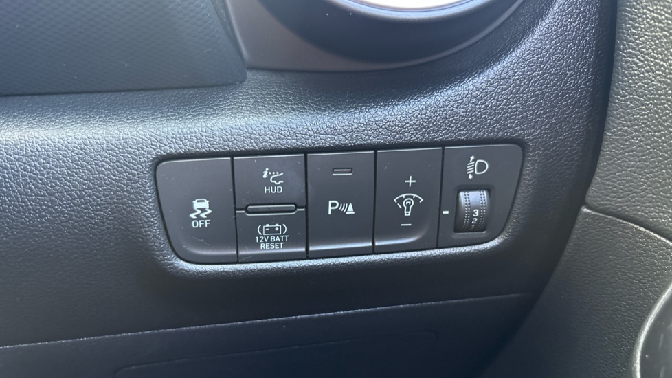Hyundai KONA 1.6 GDi Hybrid Ultimate 5dr DCT Hybrid Hatchback - Image 35