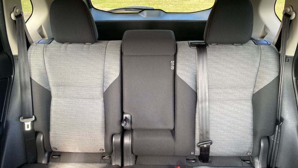 Nissan X-Trail 1.5 E-Power E-4orce 213 N-Connecta 5dr 7Seat Auto Hybrid Station Wagon - Image 15