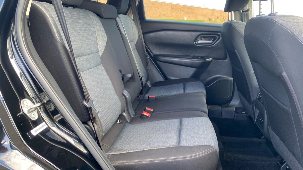 Nissan X-Trail 1.5 E-Power E-4orce 213 N-Connecta 5dr 7Seat Auto Hybrid Station Wagon - Image 16