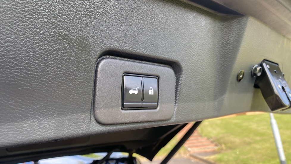 Nissan X-Trail 1.5 E-Power E-4orce 213 N-Connecta 5dr 7Seat Auto Hybrid Station Wagon - Image 32