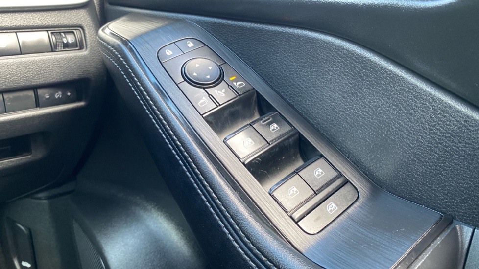 Nissan X-Trail 1.5 E-Power E-4orce 213 N-Connecta 5dr 7Seat Auto Hybrid Station Wagon - Image 33