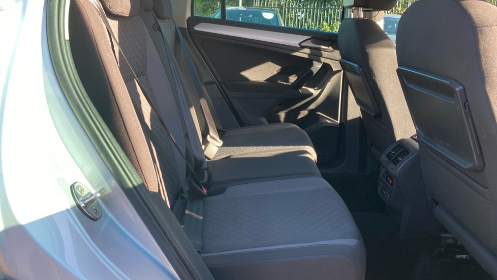 Volkswagen Tiguan 2.0 TDi 150 Match 5dr Diesel Estate - Image 16
