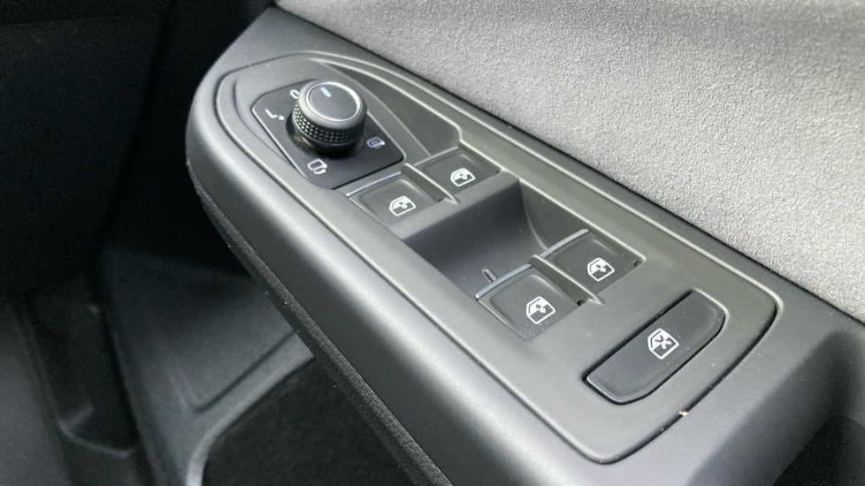 Volkswagen Golf 1.5 TSI R-Line 5dr Petrol Hatchback - Image 28
