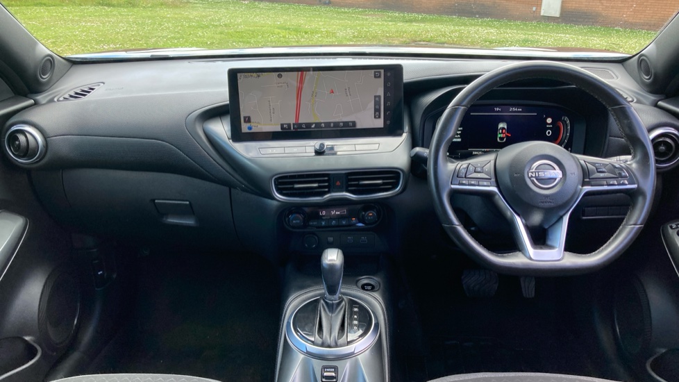 Nissan Juke 1.6 Hybrid N-Connecta 5dr Auto Hybrid Hatchback - Image 10