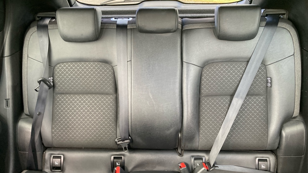 Nissan Juke 1.6 Hybrid N-Connecta 5dr Auto Hybrid Hatchback - Image 15