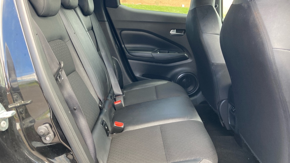Nissan Juke 1.6 Hybrid N-Connecta 5dr Auto Hybrid Hatchback - Image 16