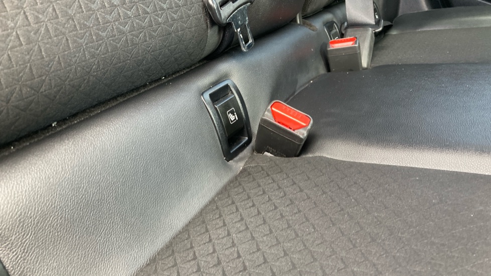 Nissan Juke 1.6 Hybrid N-Connecta 5dr Auto Hybrid Hatchback - Image 17