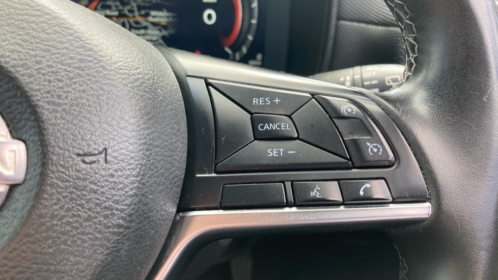 Nissan Juke 1.6 Hybrid N-Connecta 5dr Auto Hybrid Hatchback - Image 21