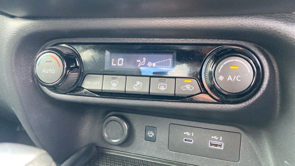 Nissan Juke 1.6 Hybrid N-Connecta 5dr Auto Hybrid Hatchback - Image 26