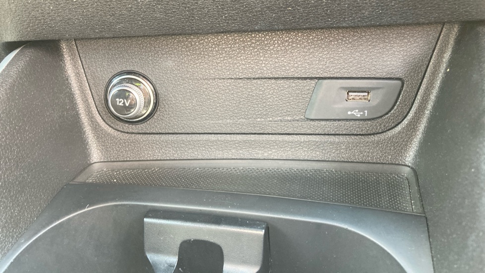 Audi Q2 35 TFSI S Line 5dr S Tronic Petrol Estate - Image 36