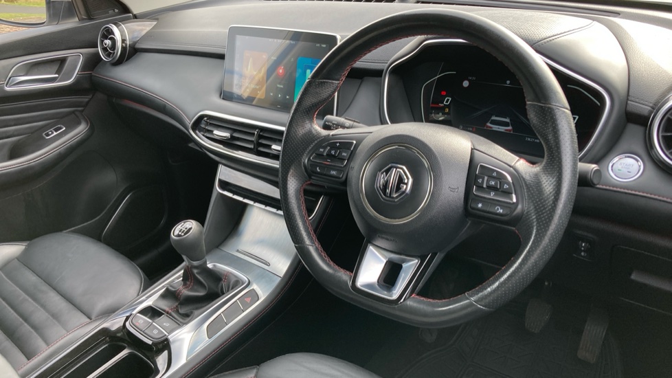 MG HS 1.5 T-GDI Trophy 5dr Petrol Hatchback - Image 11