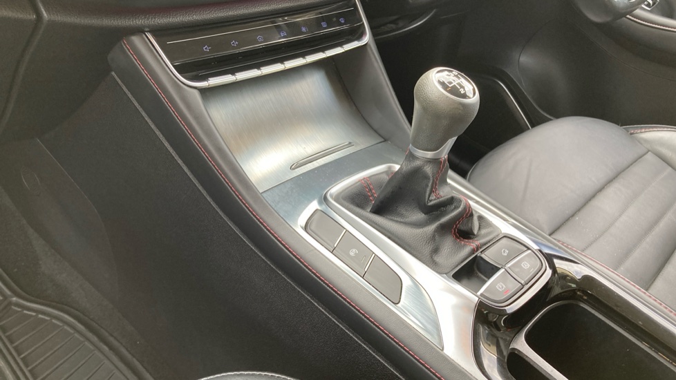MG HS 1.5 T-GDI Trophy 5dr Petrol Hatchback - Image 13