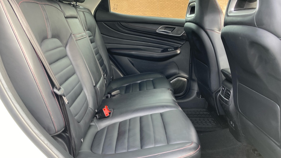 MG HS 1.5 T-GDI Trophy 5dr Petrol Hatchback - Image 16
