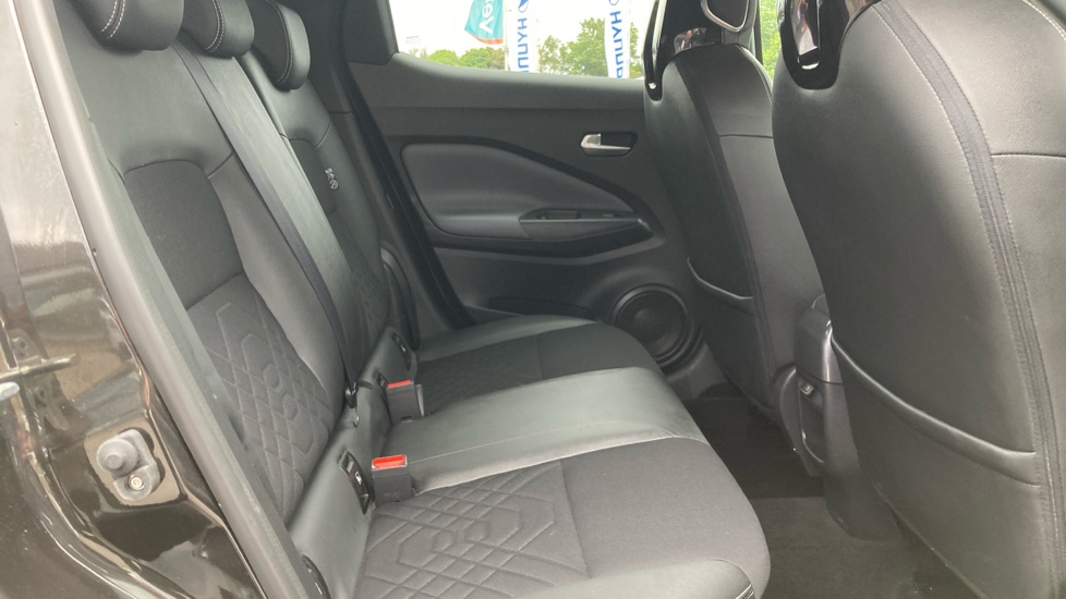 Nissan Juke 1.0 DiG-T 114 Tekna 5dr Petrol Hatchback - Image 16