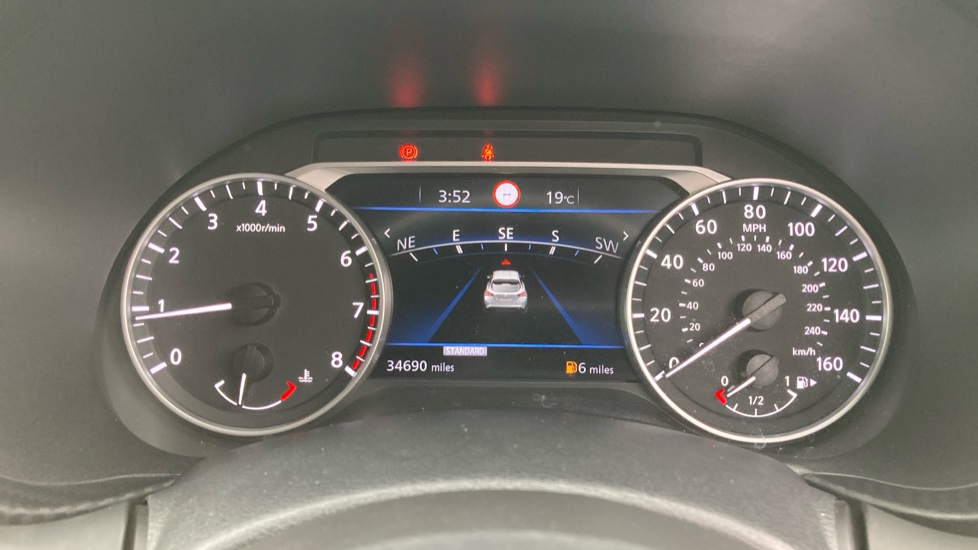 Nissan Juke 1.0 DiG-T 114 Tekna 5dr Petrol Hatchback - Image 18