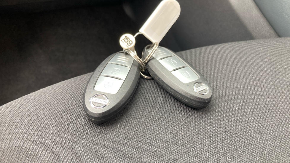 Nissan Juke 1.0 DiG-T 114 Tekna 5dr Petrol Hatchback - Image 19