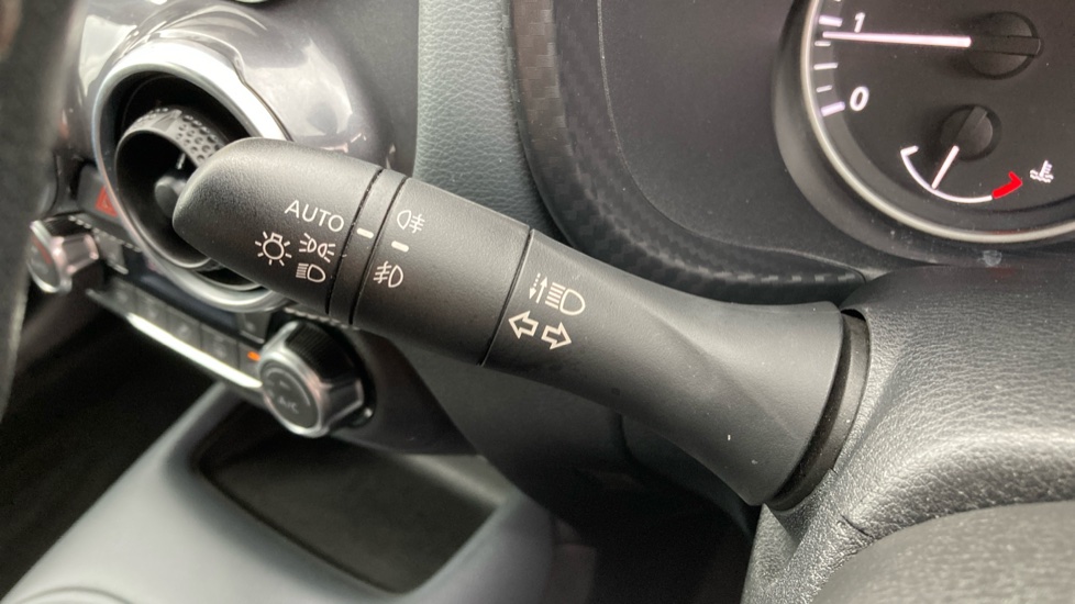 Nissan Juke 1.0 DiG-T 114 Tekna 5dr Petrol Hatchback - Image 25