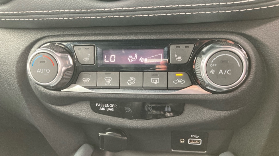 Nissan Juke 1.0 DiG-T 114 Tekna 5dr Petrol Hatchback - Image 31