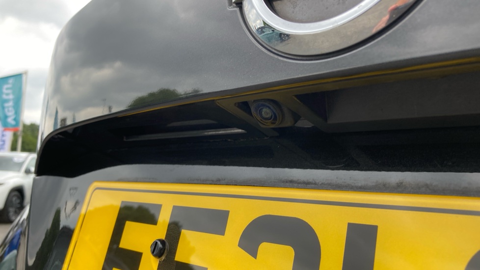 Nissan Juke 1.0 DiG-T 114 Tekna 5dr Petrol Hatchback - Image 43