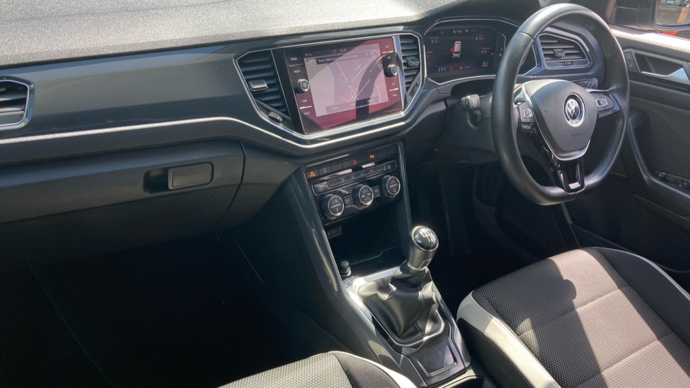 Volkswagen T-Roc 1.5 TSI EVO SEL 5dr Petrol Hatchback - Image 9