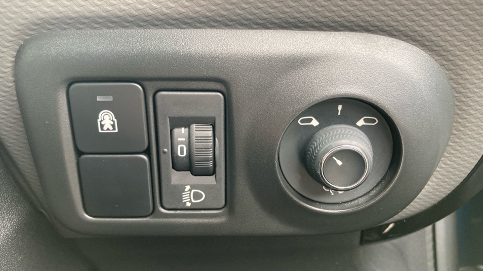 Citroen C4 Cactus 1.5 BlueHDi Flair 5dr Diesel Hatchback - Image 29