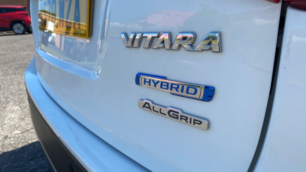 Suzuki Vitara 1.4 Boosterjet 48V Hybrid SZ5 ALLGRIP 5dr Petrol Estate - Image 25