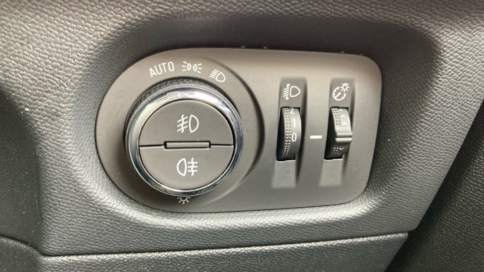 Vauxhall Mokka 1.2 Turbo SRi Premium 5dr Petrol Hatchback - Image 28