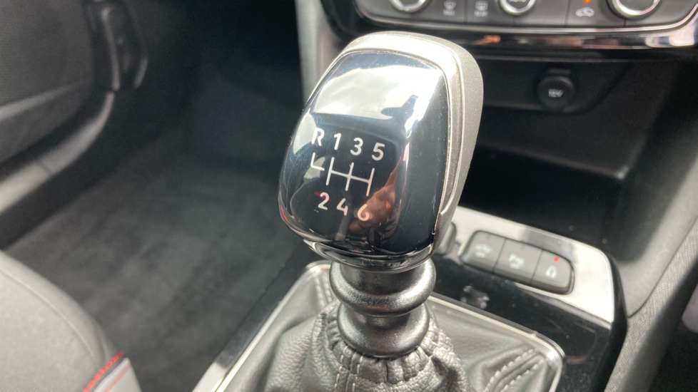 Vauxhall Mokka 1.2 Turbo SRi Premium 5dr Petrol Hatchback - Image 32