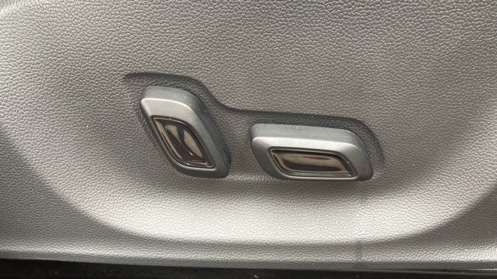MG ZS 1.5 VTi-TECH Exclusive 5dr Petrol Hatchback - Image 23