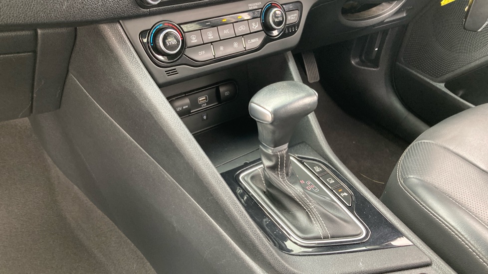 Kia Niro 1.6 GDi PHEV 3 5dr DCT Estate - Image 13