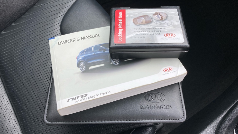 Kia Niro 1.6 GDi PHEV 3 5dr DCT Estate - Image 20