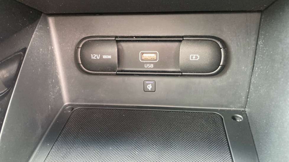 Kia Niro 1.6 GDi PHEV 3 5dr DCT Estate - Image 41