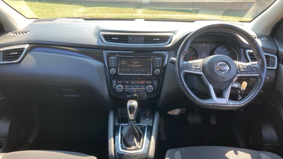 Nissan Qashqai 1.3 DiG-T 160 [157] Acenta Premium 5dr DCT Petrol Hatchback - Image 10