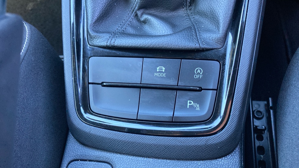 Skoda Kamiq 1.0 TSI Monte Carlo Edition 5dr DSG Petrol Hatchback - Image 32