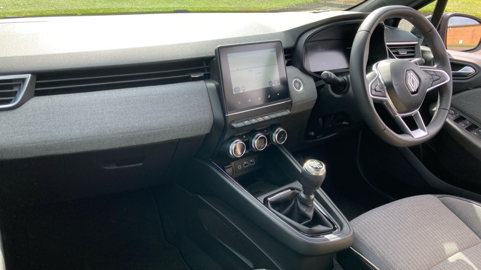 Renault Clio 1.0 TCe 90 Techno 5dr Petrol Hatchback - Image 9