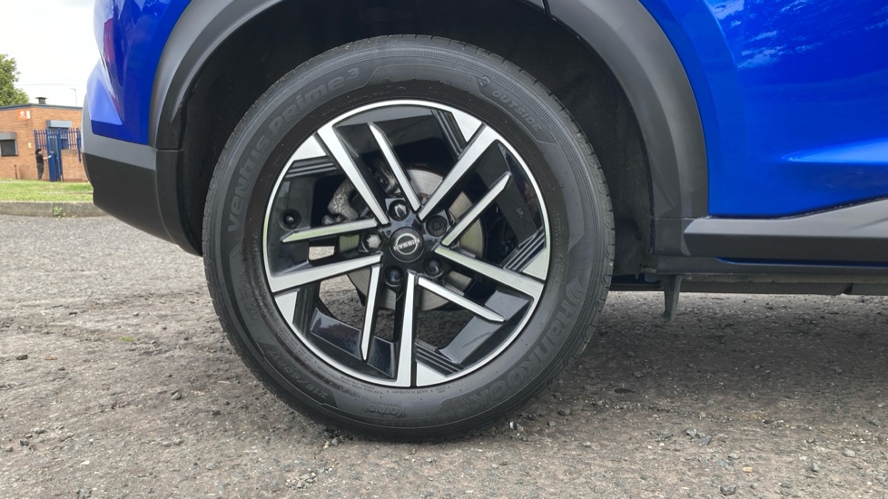 Nissan Juke 1.0 DiG-T N-Connecta 5dr Petrol Hatchback - Image 7