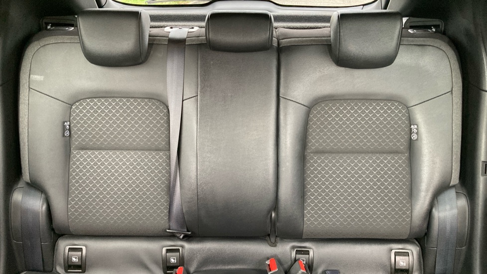 Nissan Juke 1.0 DiG-T N-Connecta 5dr Petrol Hatchback - Image 15