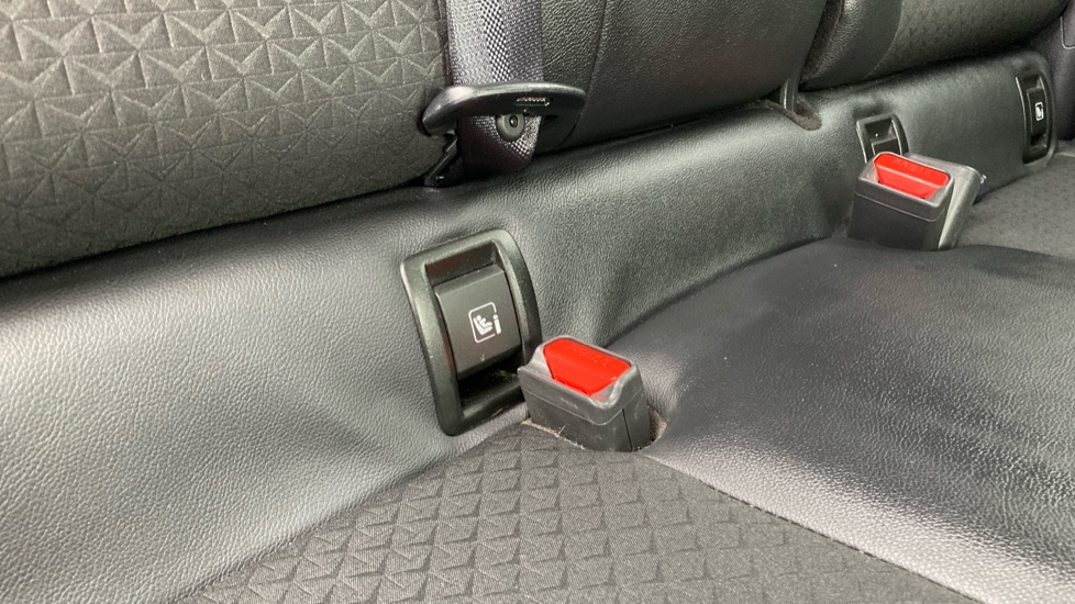 Nissan Juke 1.0 DiG-T N-Connecta 5dr Petrol Hatchback - Image 17