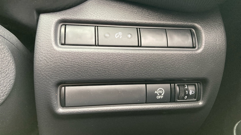 Nissan Juke 1.0 DiG-T N-Connecta 5dr Petrol Hatchback - Image 26