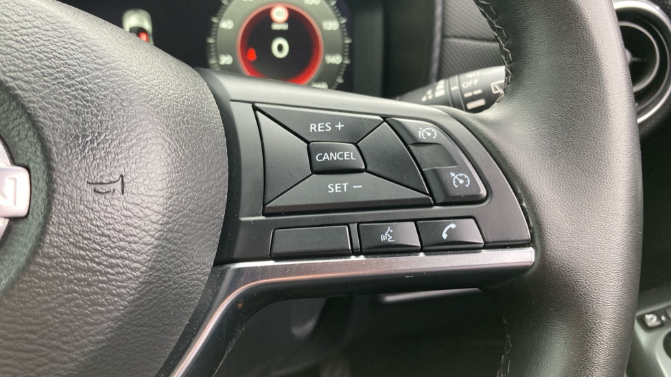 Nissan Juke 1.0 DiG-T N-Connecta 5dr Petrol Hatchback - Image 28