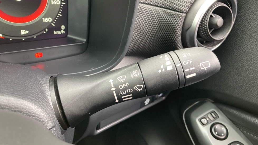 Nissan Juke 1.0 DiG-T N-Connecta 5dr Petrol Hatchback - Image 30