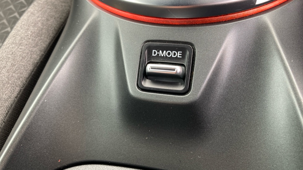 Nissan Juke 1.0 DiG-T N-Connecta 5dr Petrol Hatchback - Image 33