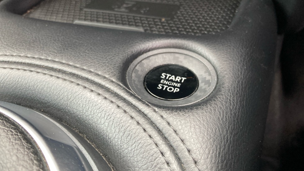 Nissan Juke 1.0 DiG-T N-Connecta 5dr Petrol Hatchback - Image 34
