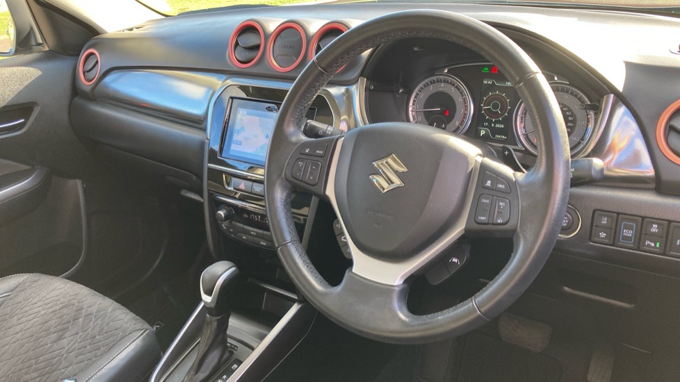 Suzuki Vitara 1.5 Hybrid SZ5 5dr AGS Hybrid Estate - Image 11