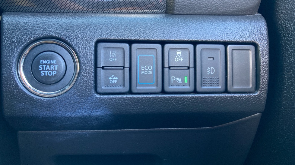 Suzuki Vitara 1.5 Hybrid SZ5 5dr AGS Hybrid Estate - Image 30