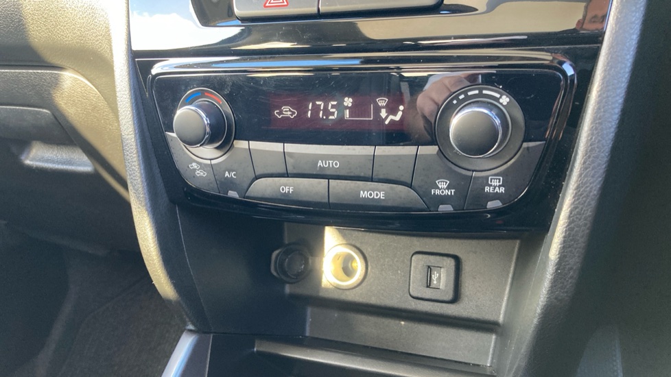 Suzuki Vitara 1.5 Hybrid SZ5 5dr AGS Hybrid Estate - Image 33