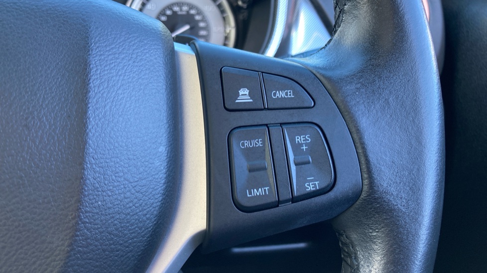 Suzuki Vitara 1.5 Hybrid SZ5 5dr AGS Hybrid Estate - Image 35