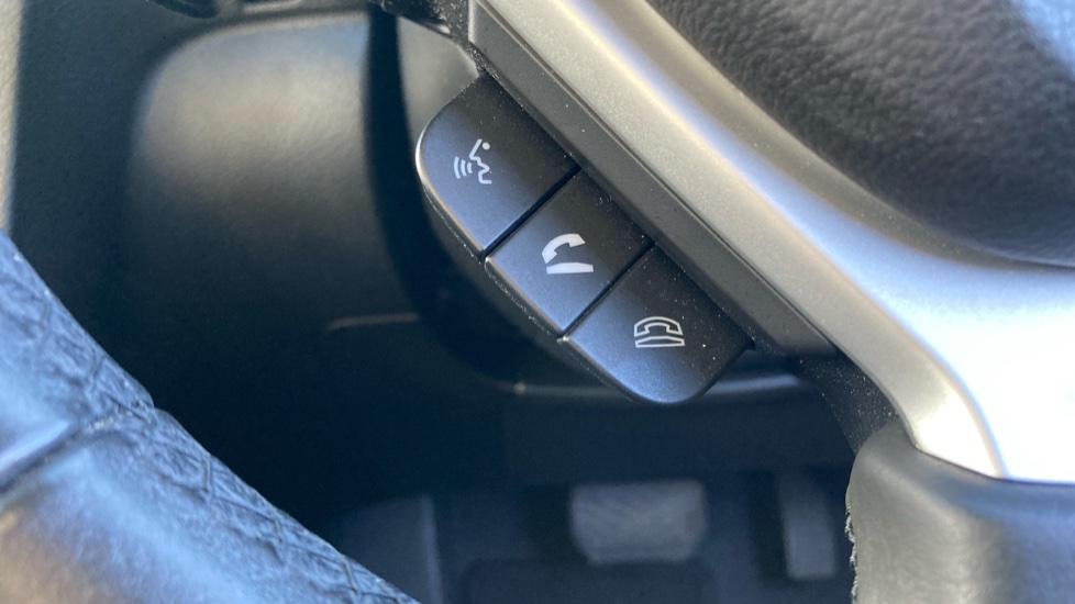 Suzuki Vitara 1.5 Hybrid SZ5 5dr AGS Hybrid Estate - Image 36