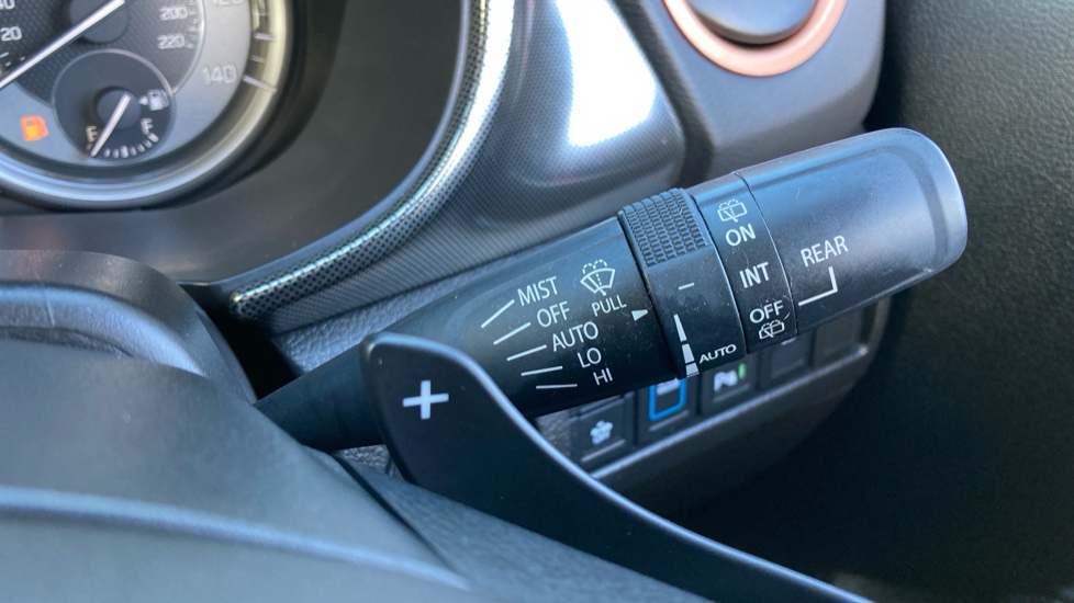 Suzuki Vitara 1.5 Hybrid SZ5 5dr AGS Hybrid Estate - Image 39