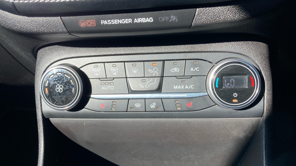 Ford Fiesta Vignale 1.0 EcoBoost 140 3dr Petrol Hatchback - Image 29